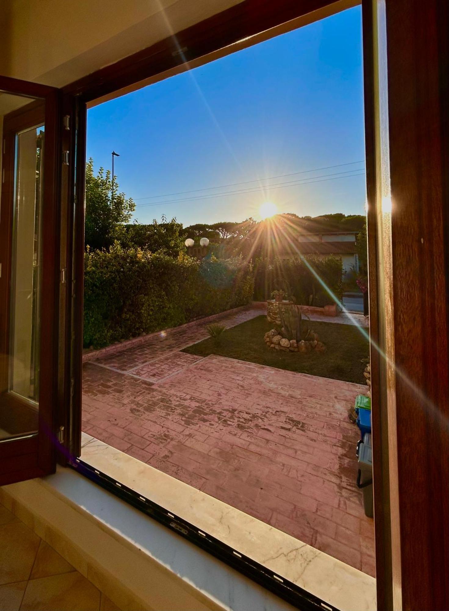 Sunny Apartment Marina di Massa Exteriér fotografie